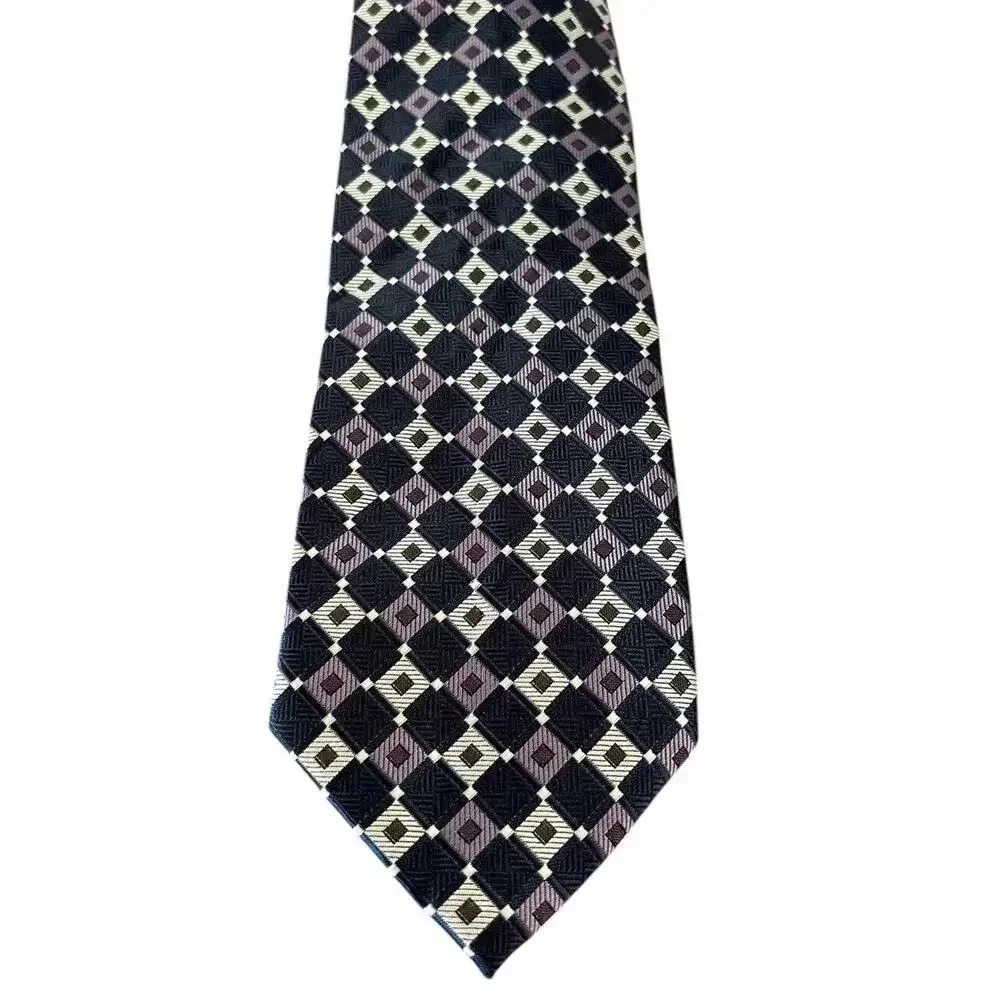 Covington Men’s Necktie Purple Gray Geometric Design Polyester Tie 3 1/2” X 59”